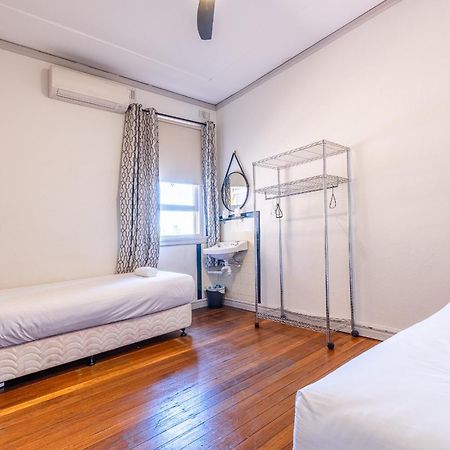 The Tamworth Hotel Екстер'єр фото